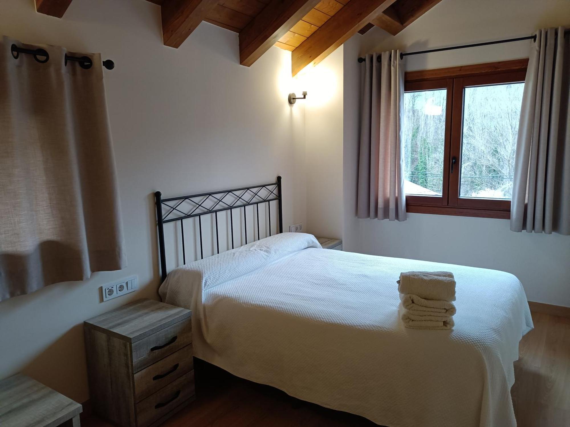Appartamento Rural Berros La Guingueta D'Aneu Esterno foto