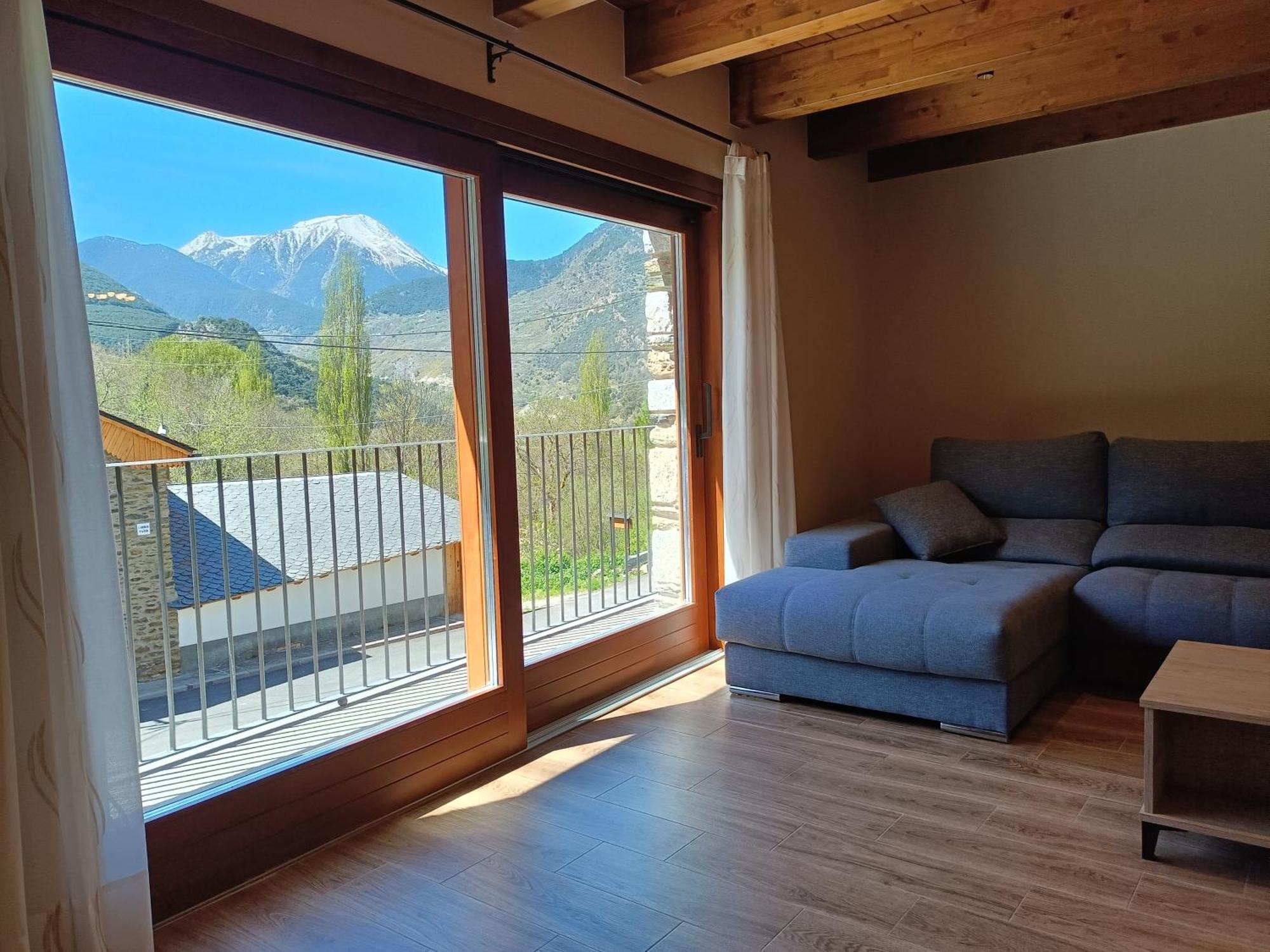 Appartamento Rural Berros La Guingueta D'Aneu Esterno foto